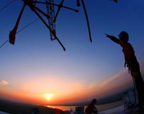 ������b����